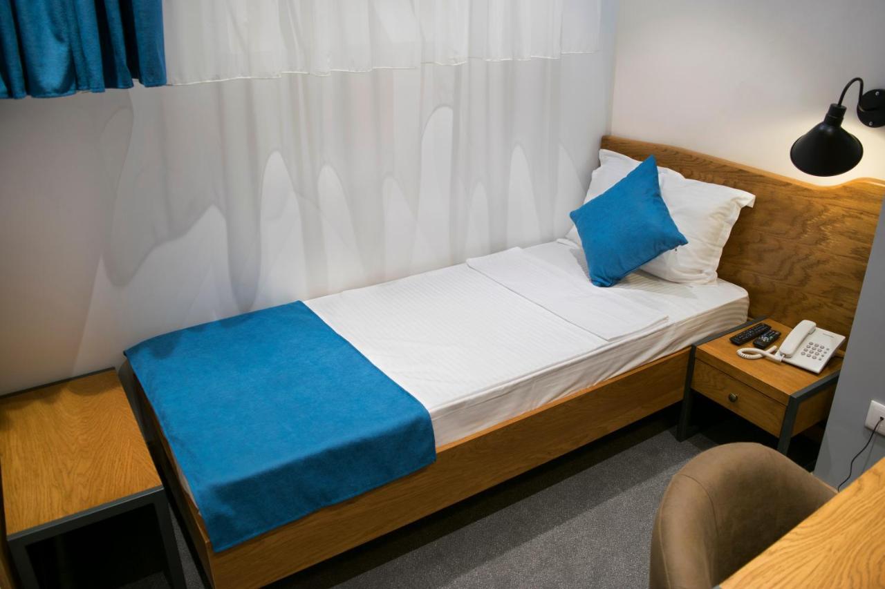 R&R Hotel Erevan Esterno foto